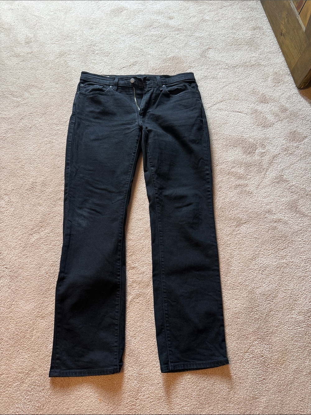 Levi's 514 Black Straight-Leg Jeans